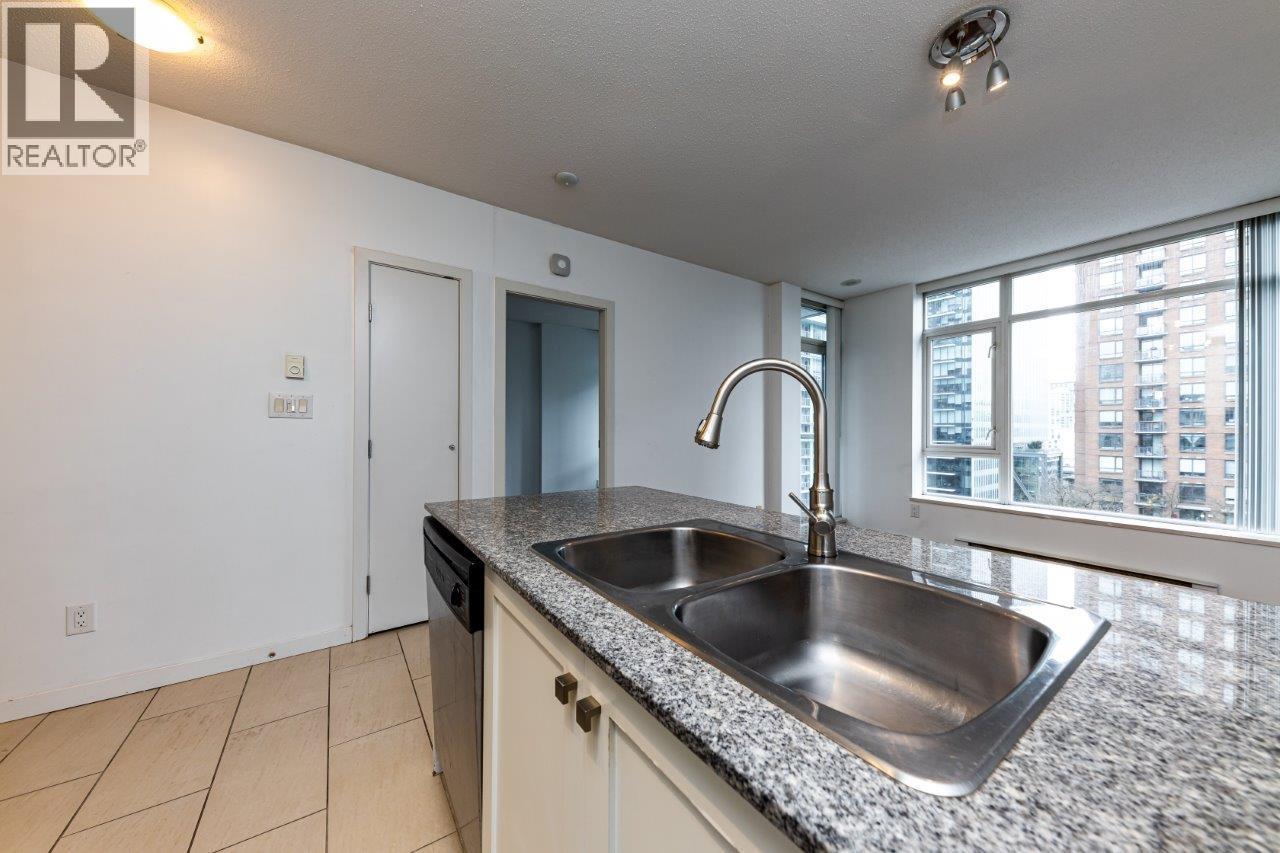 480 Robson Street Property Photo 10