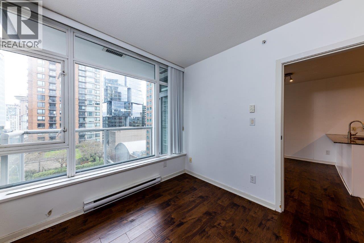 480 Robson Street Property Photo 12