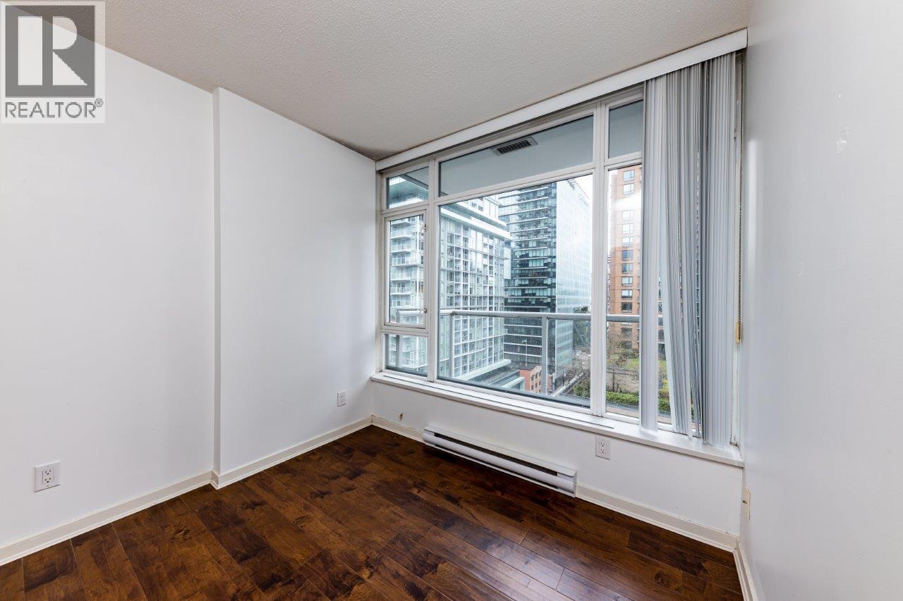 480 Robson Street Property Photo 14