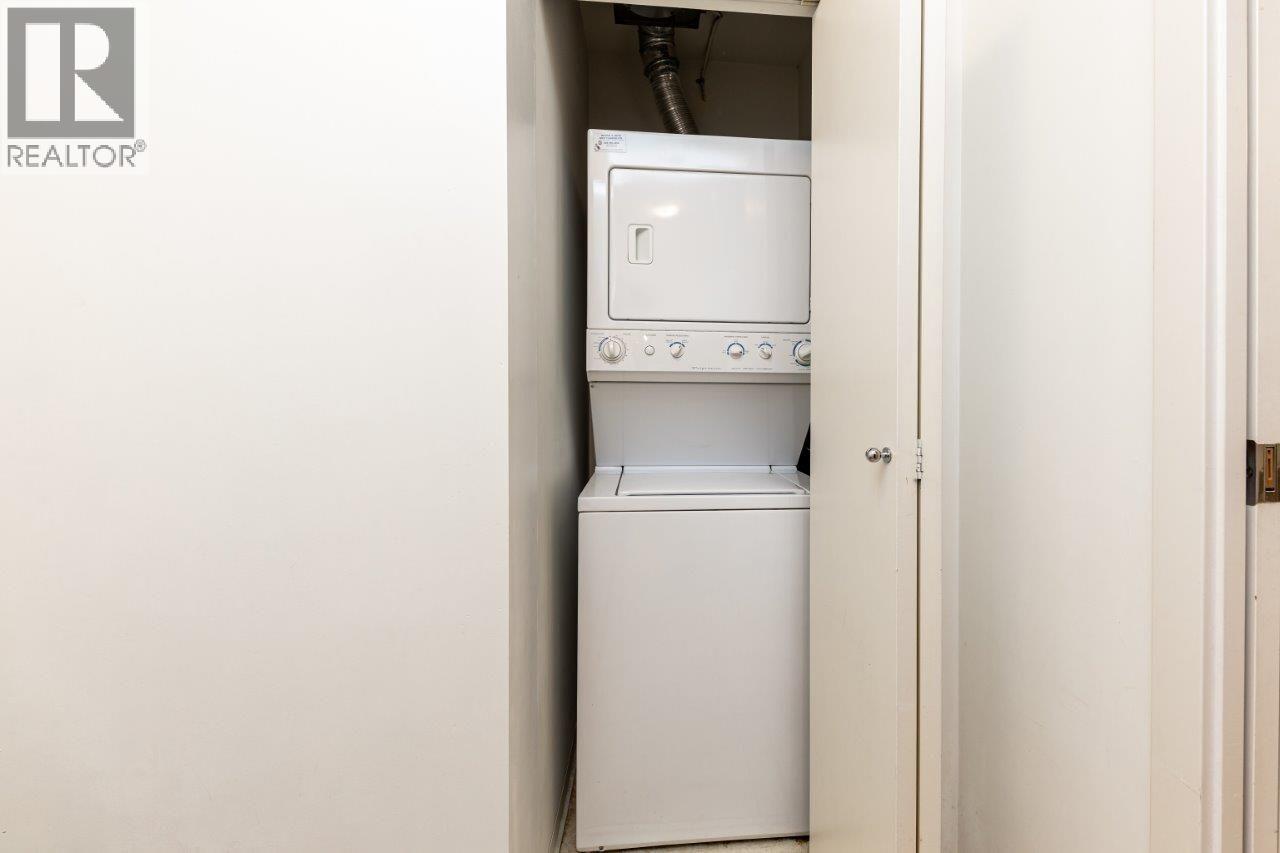 480 Robson Street Property Photo 16