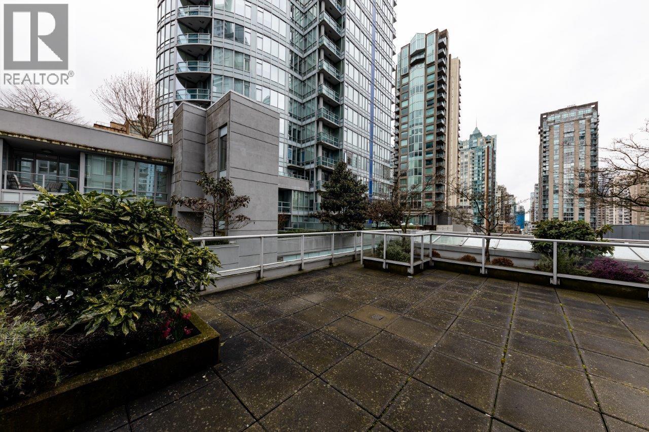 480 Robson Street Property Photo 22