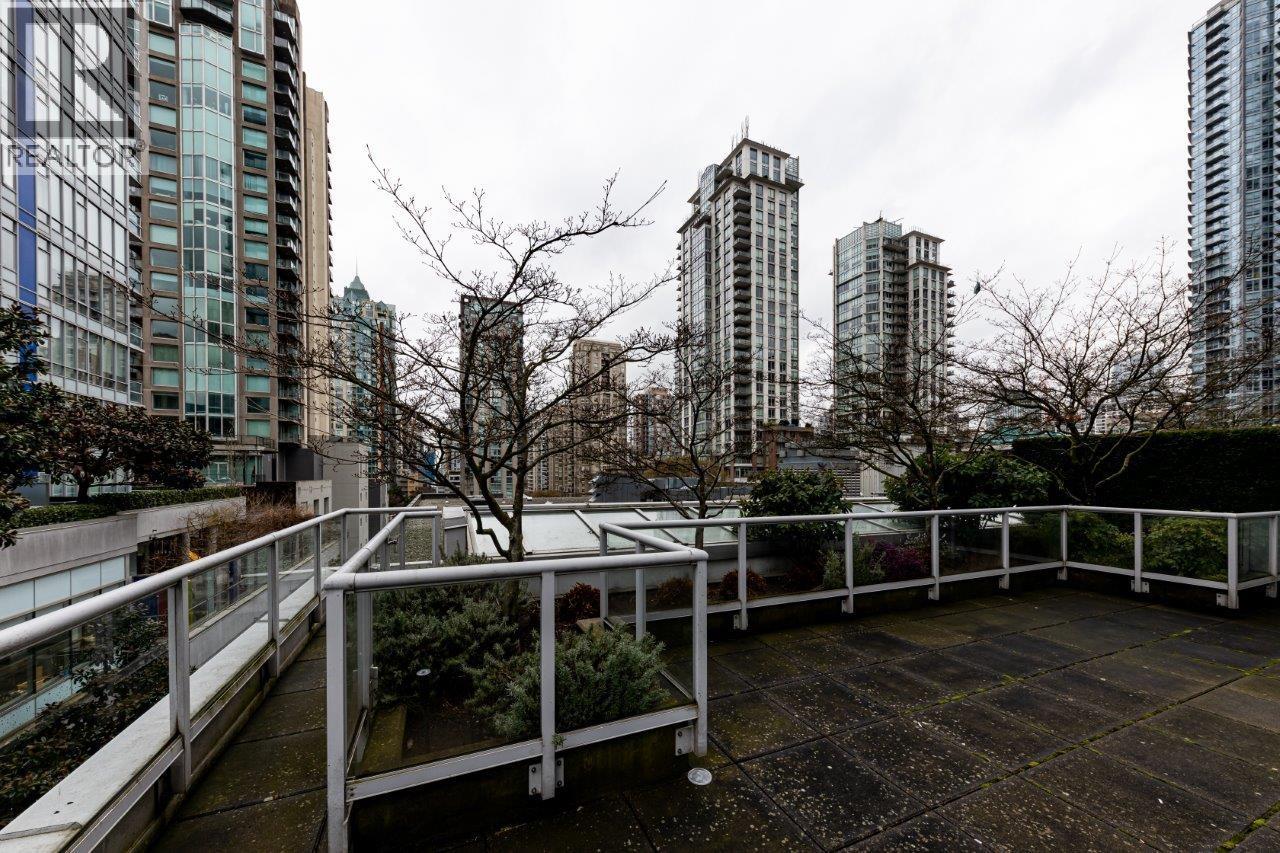 480 Robson Street Property Photo 23