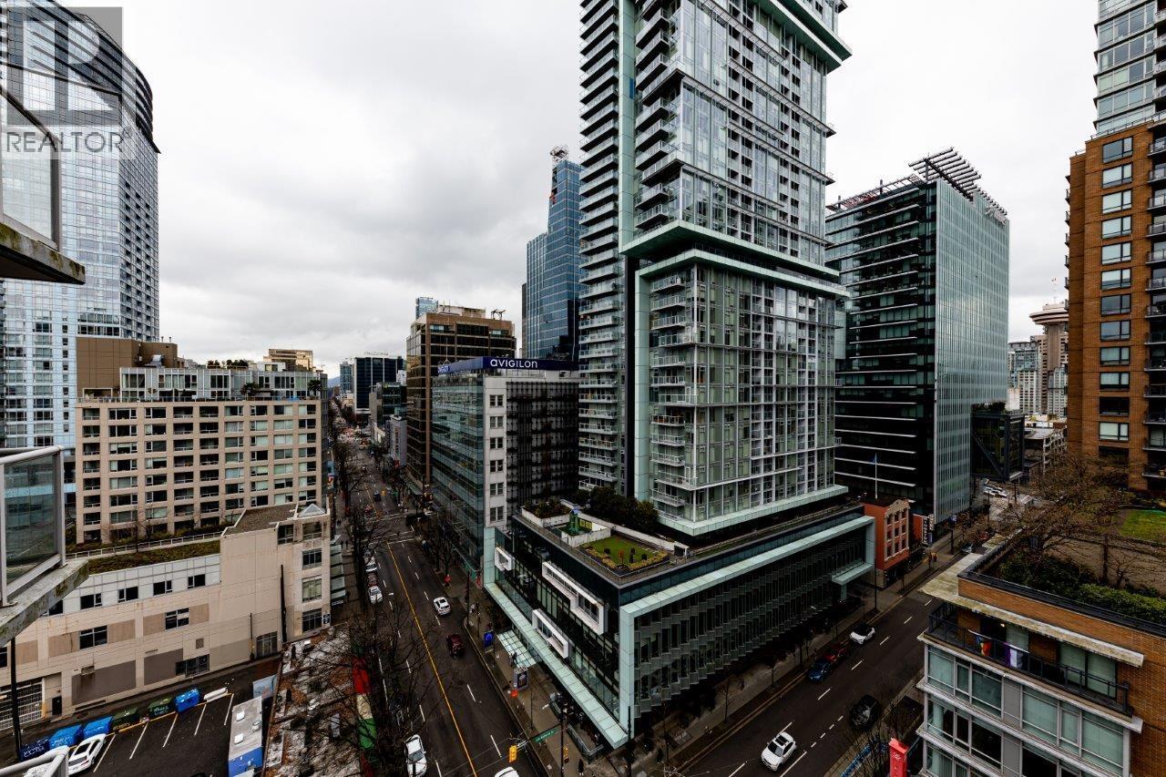 480 Robson Street Property Photo 25