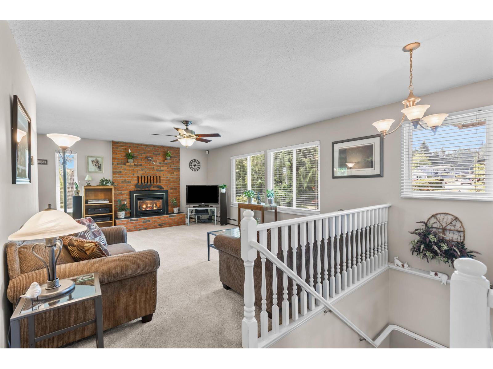19949 51 Avenue Property Photo 6