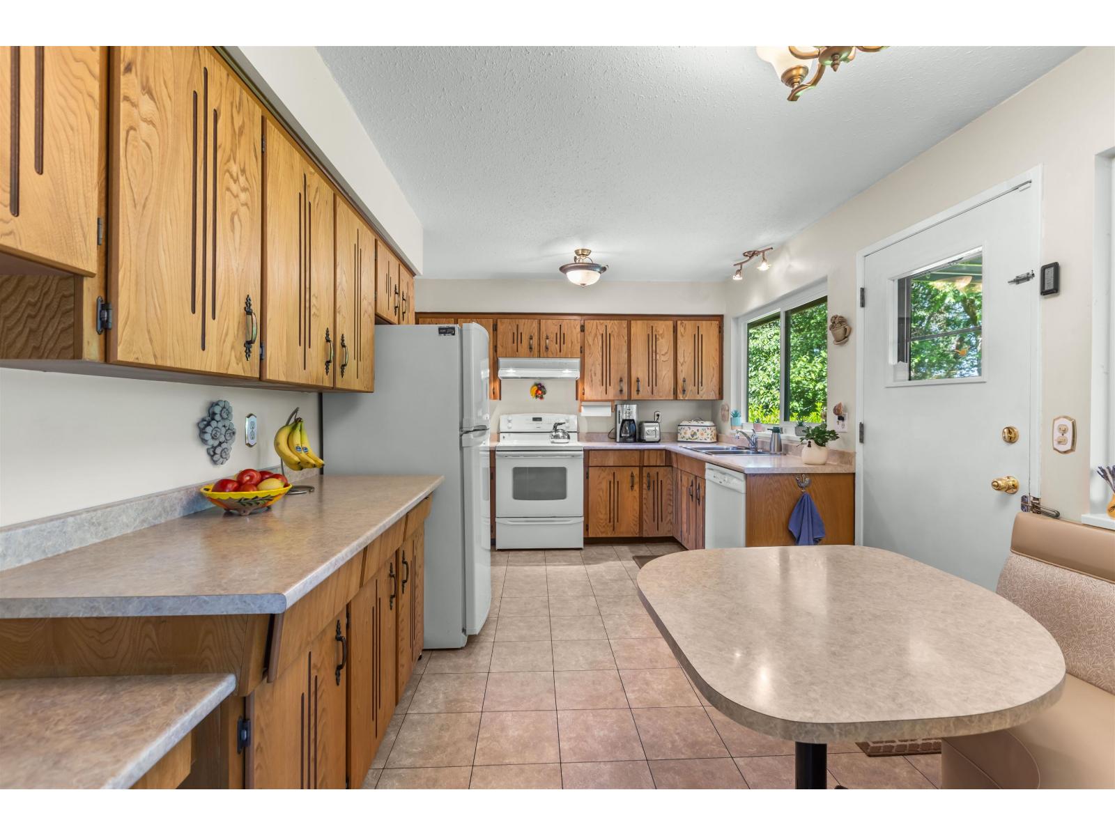19949 51 Avenue Property Photo 13