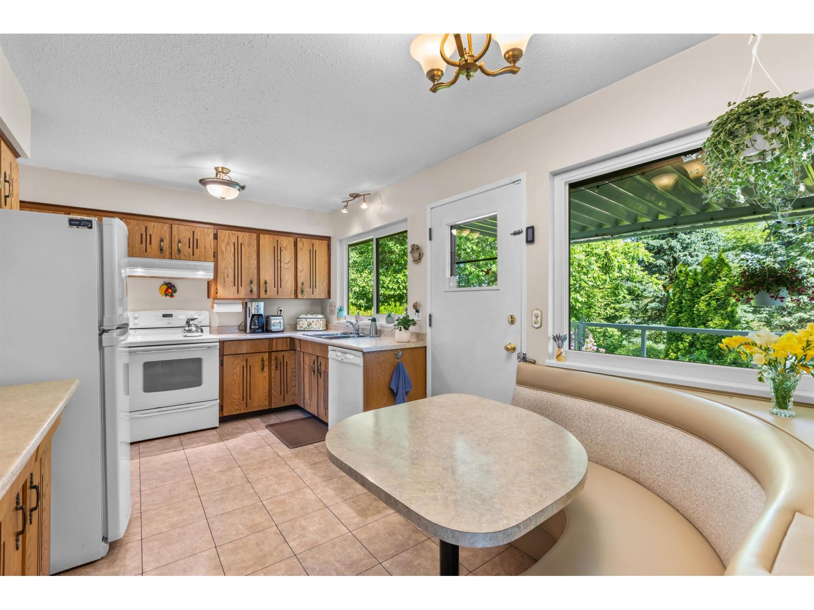 19949 51 Avenue Property Photo 14