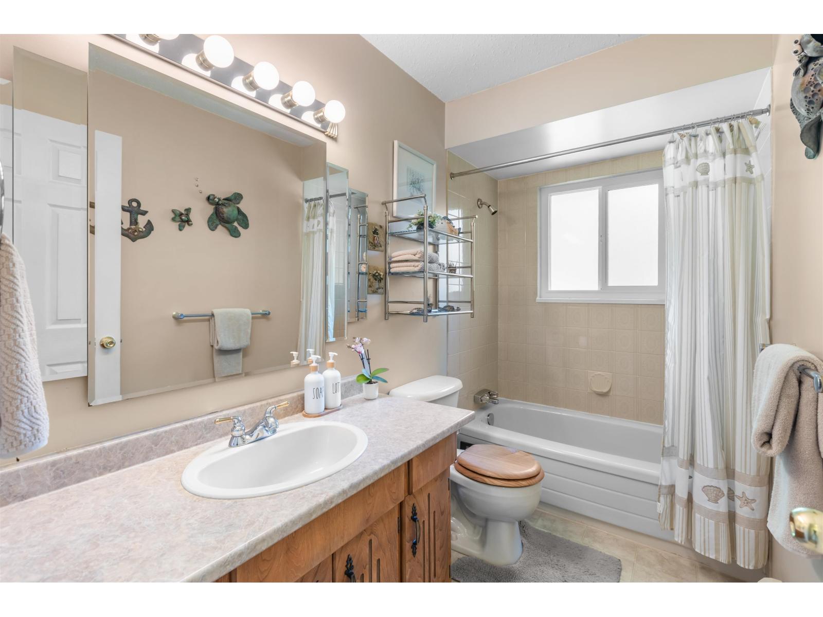 19949 51 Avenue Property Photo 24