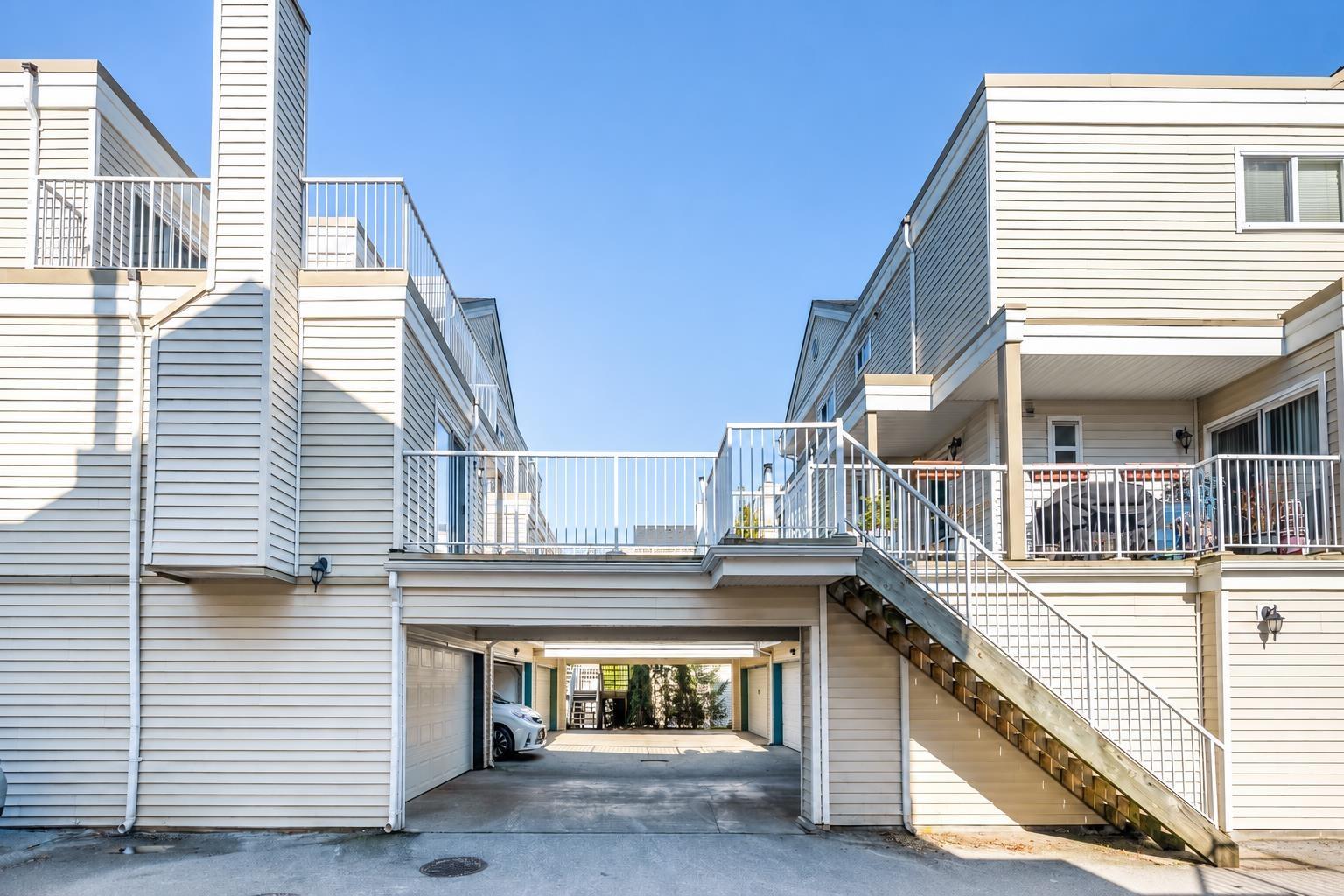 10077 156 Street Property Photo 1