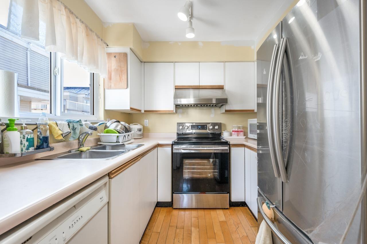 10077 156 Street Property Photo 11