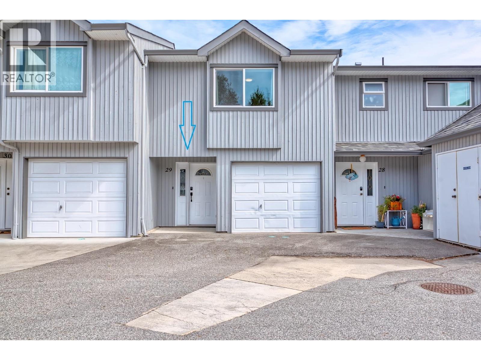 29 5761 Wharf Avenue Property Photo 1