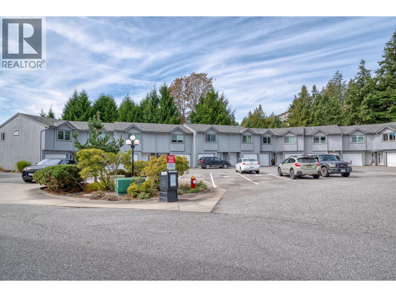 29 5761 Wharf Avenue Property Photo 25