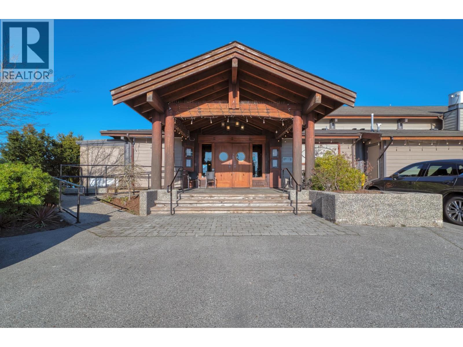 29 5761 Wharf Avenue Property Photo 33
