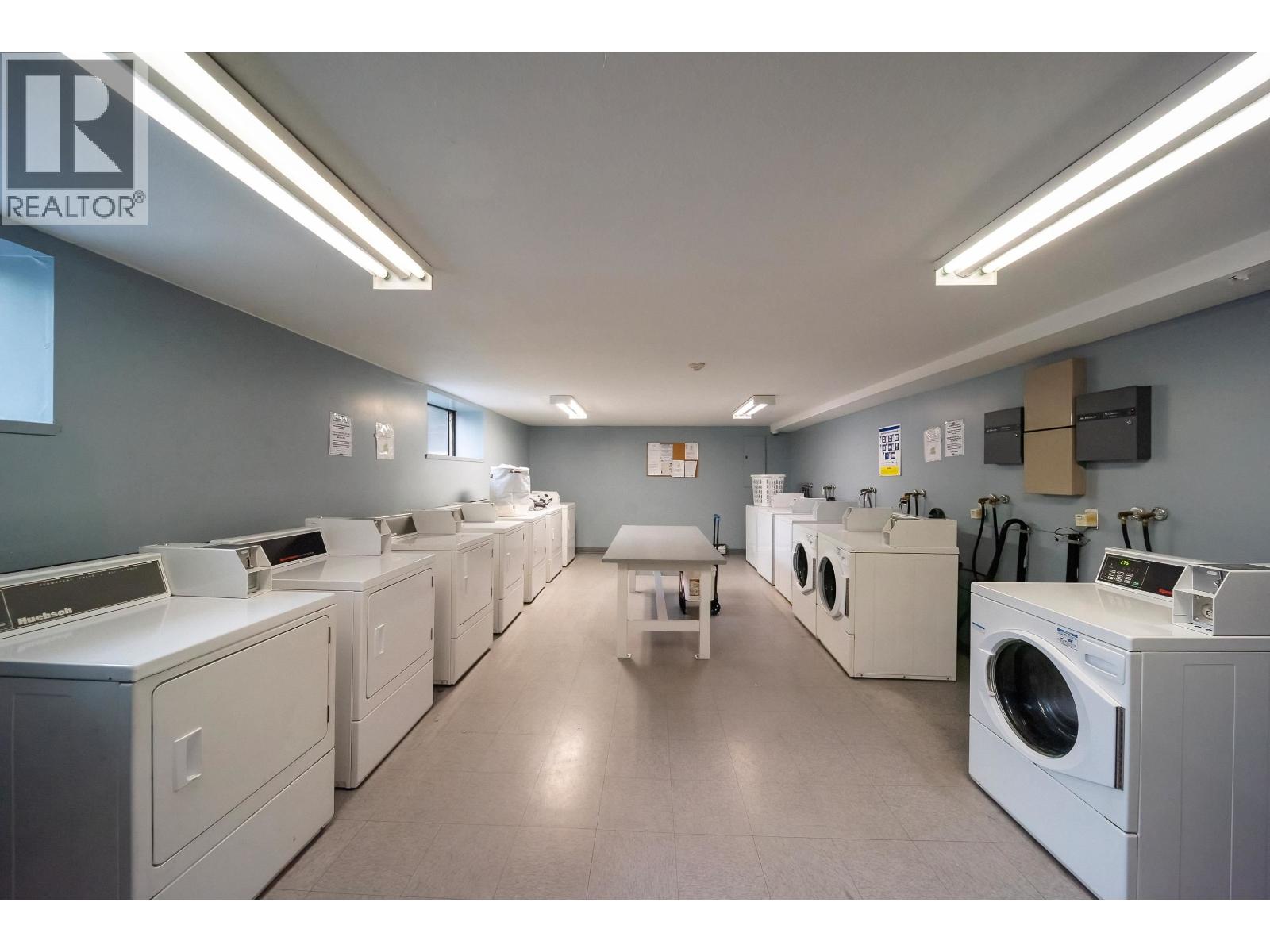 227 8700 Ackroyd Road Property Photo 4