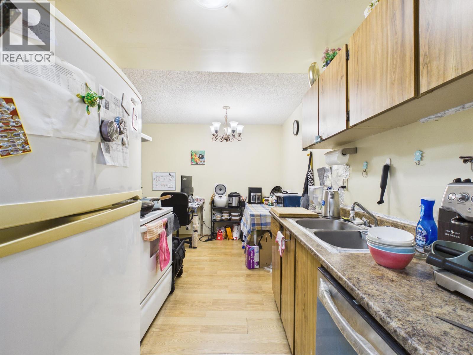 227 8700 Ackroyd Road Property Photo 12