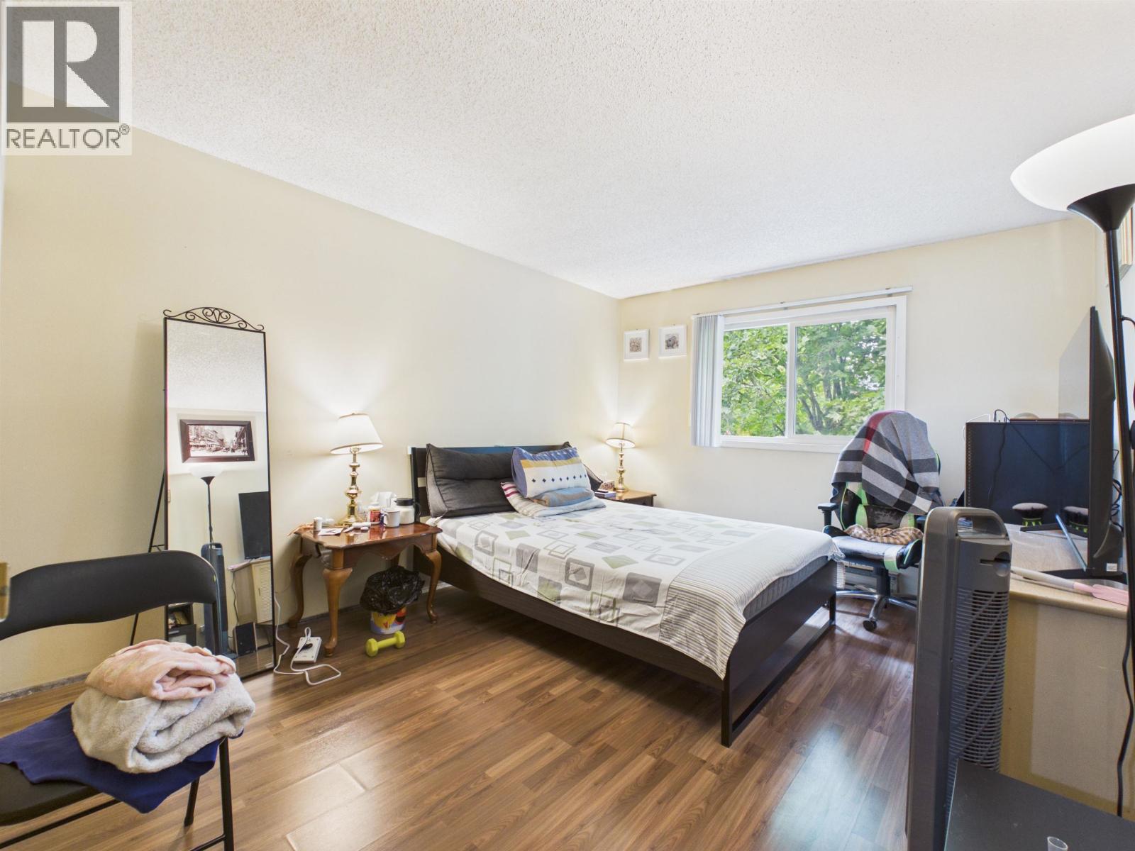227 8700 Ackroyd Road Property Photo 14