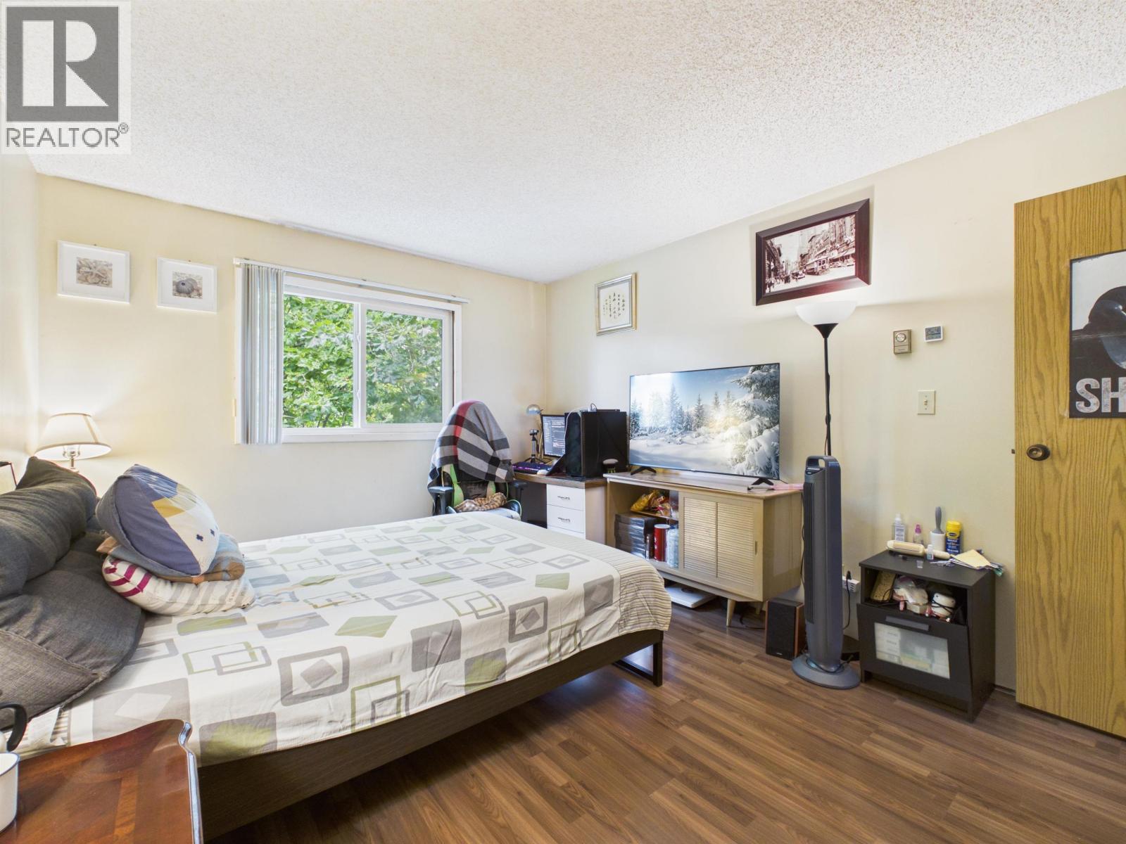 227 8700 Ackroyd Road Property Photo 15