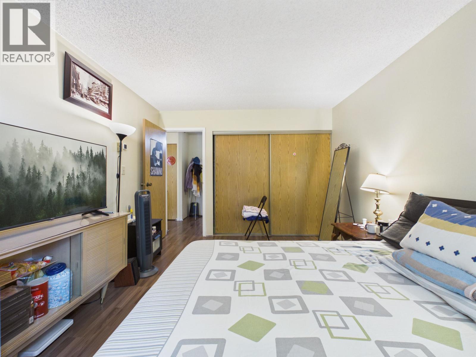 227 8700 Ackroyd Road Property Photo 16