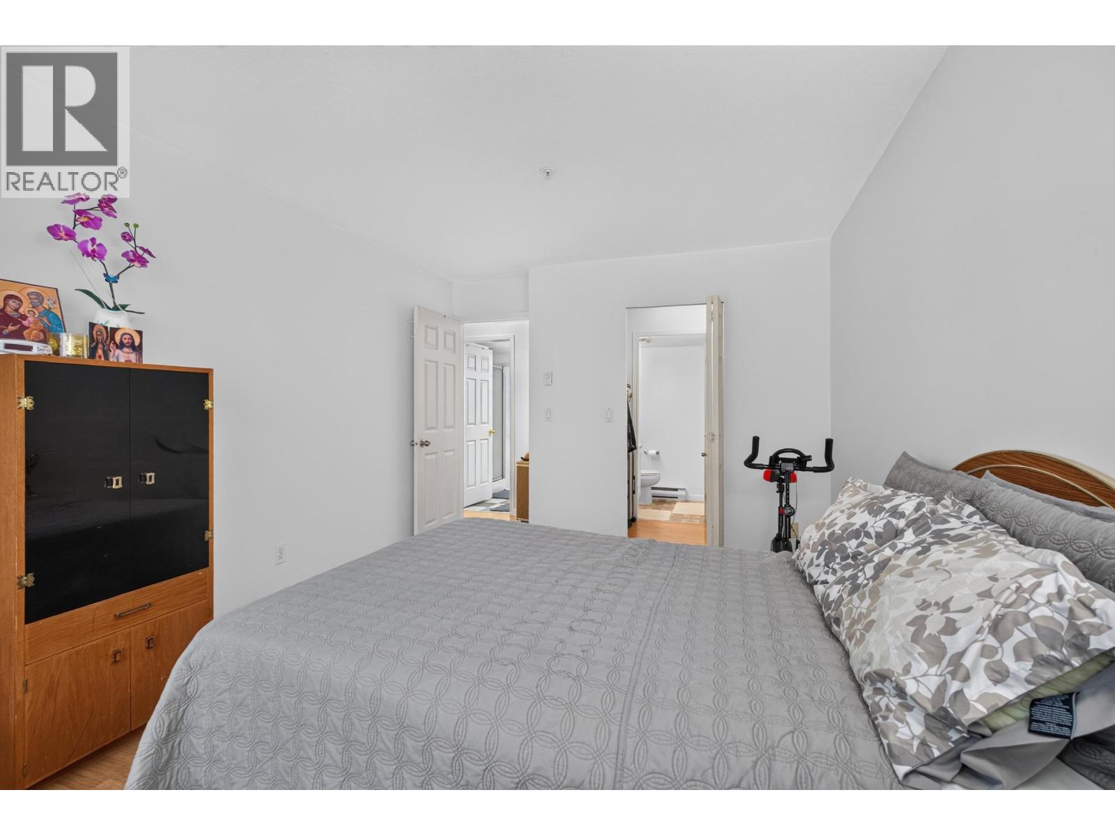 20 6588 Southoaks Crescent Property Photo 22