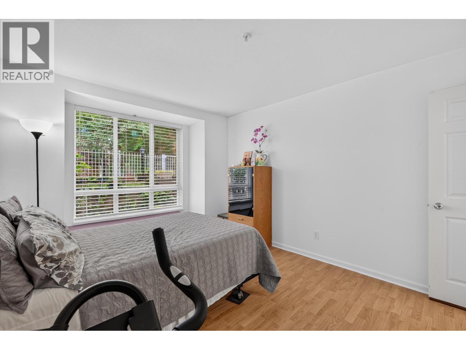 20 6588 Southoaks Crescent Property Photo 25
