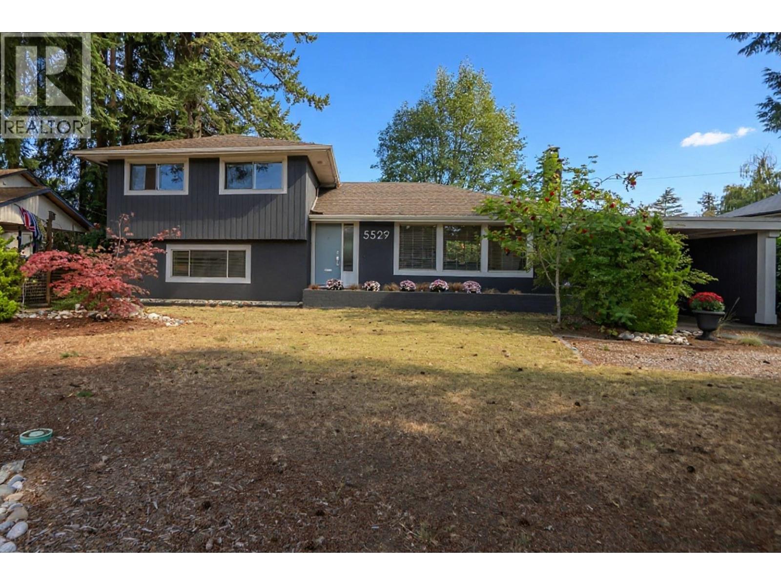 5529 8a Avenue Property Photo 1