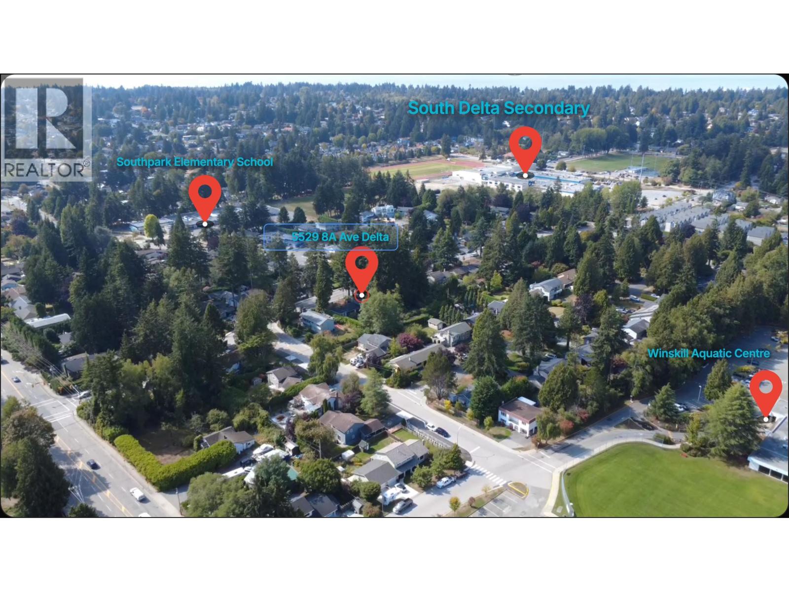 5529 8a Avenue Property Photo 2