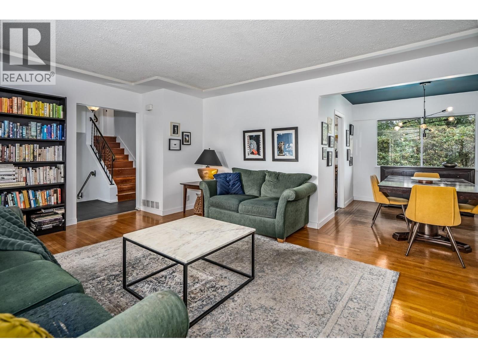 5529 8a Avenue Property Photo 5