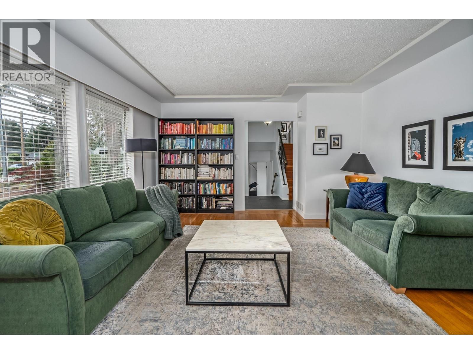 5529 8a Avenue Property Photo 7