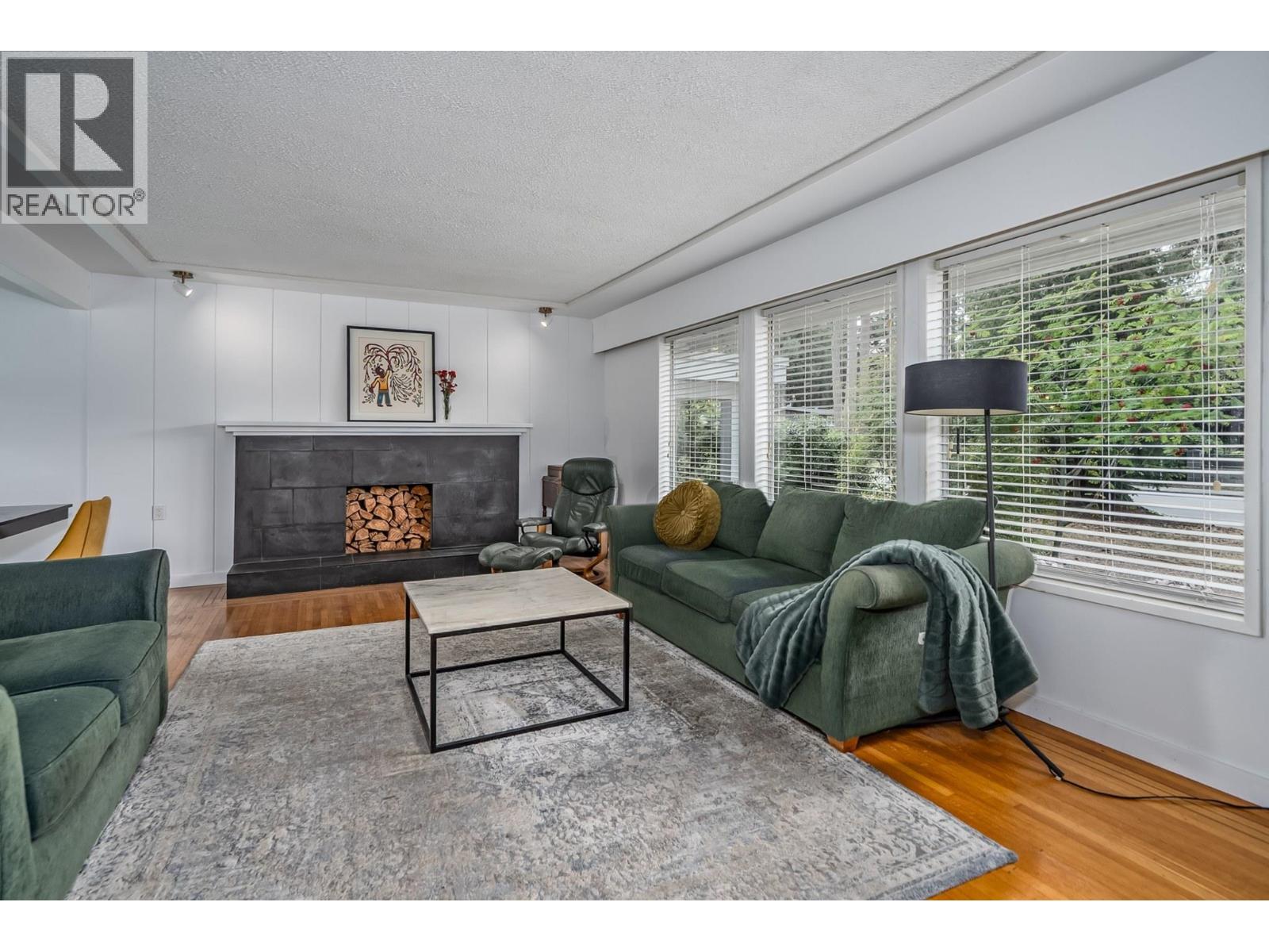 5529 8a Avenue Property Photo 11