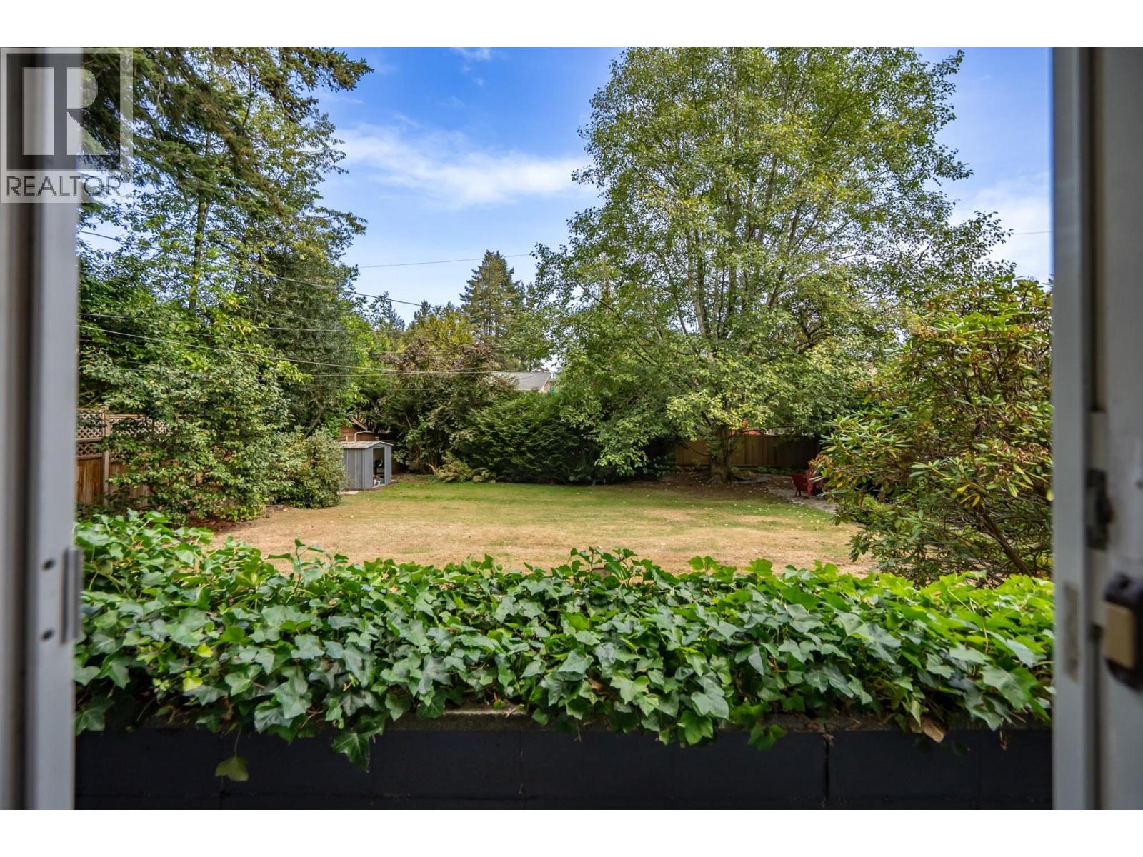 5529 8a Avenue Property Photo 19