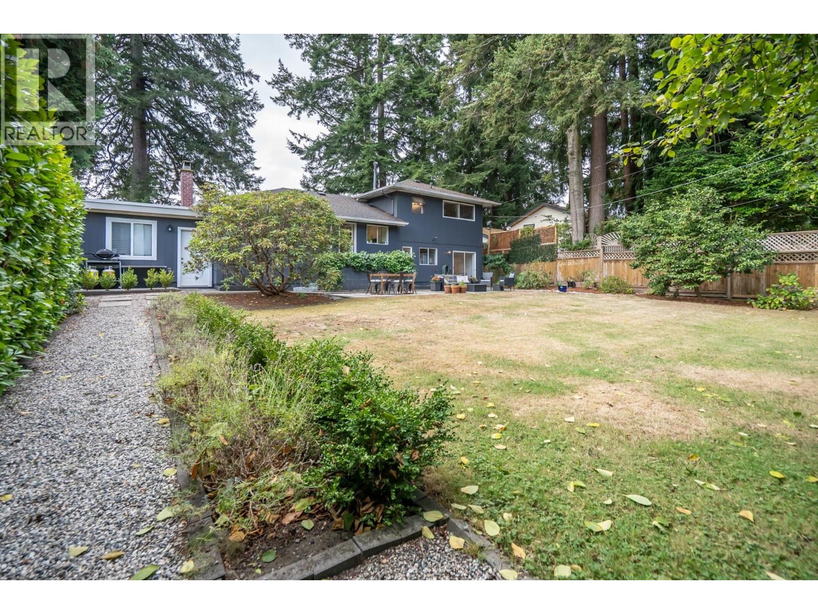 5529 8a Avenue Property Photo 34