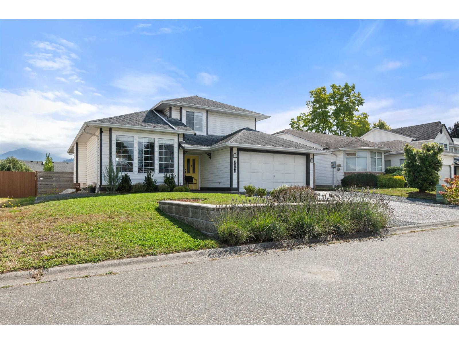 5892 GLENDALE Drive Property Photo 1
