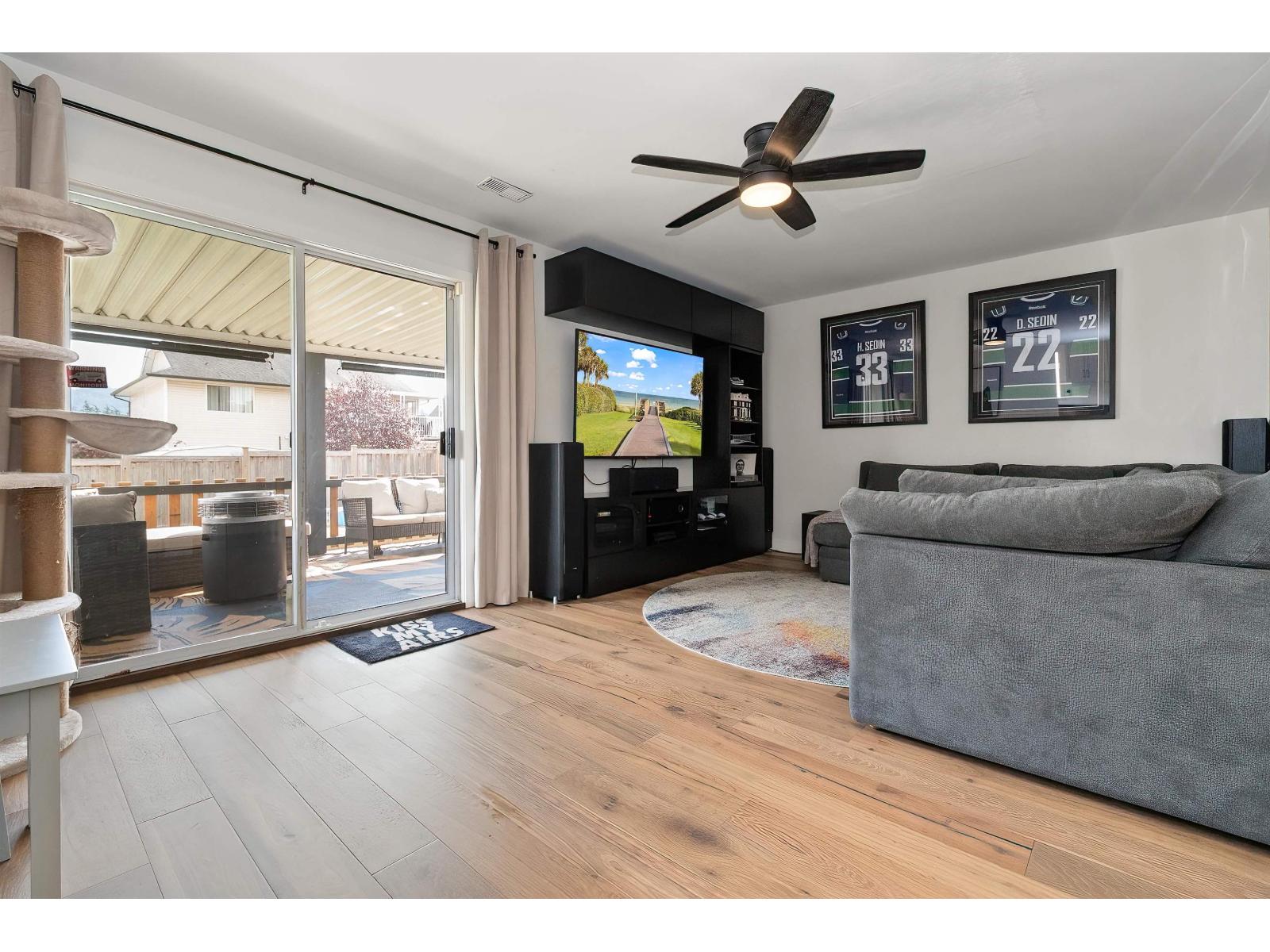 5892 Glendale Drive Property Photo 16