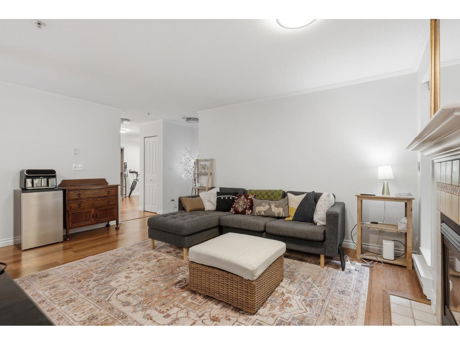 116 33478 Roberts Avenue Property Photo 6
