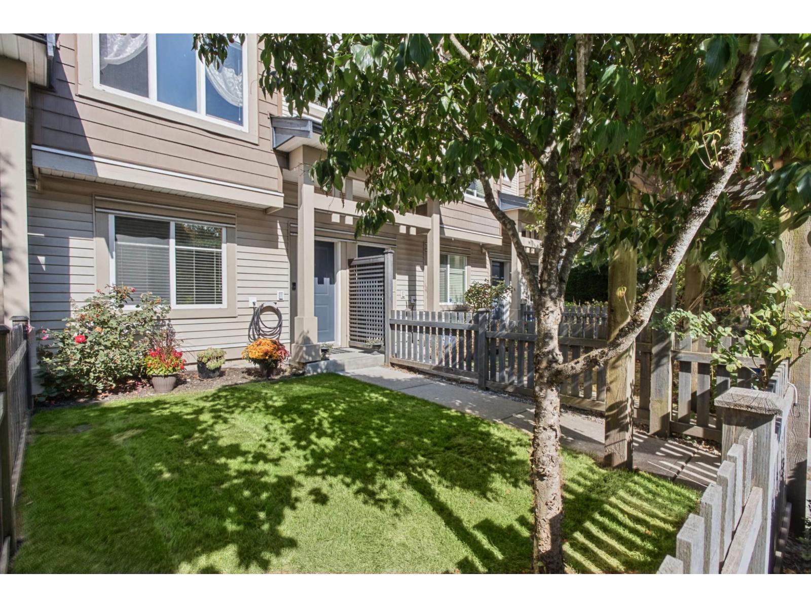 16 8418 163 STREET Property Photo 1
