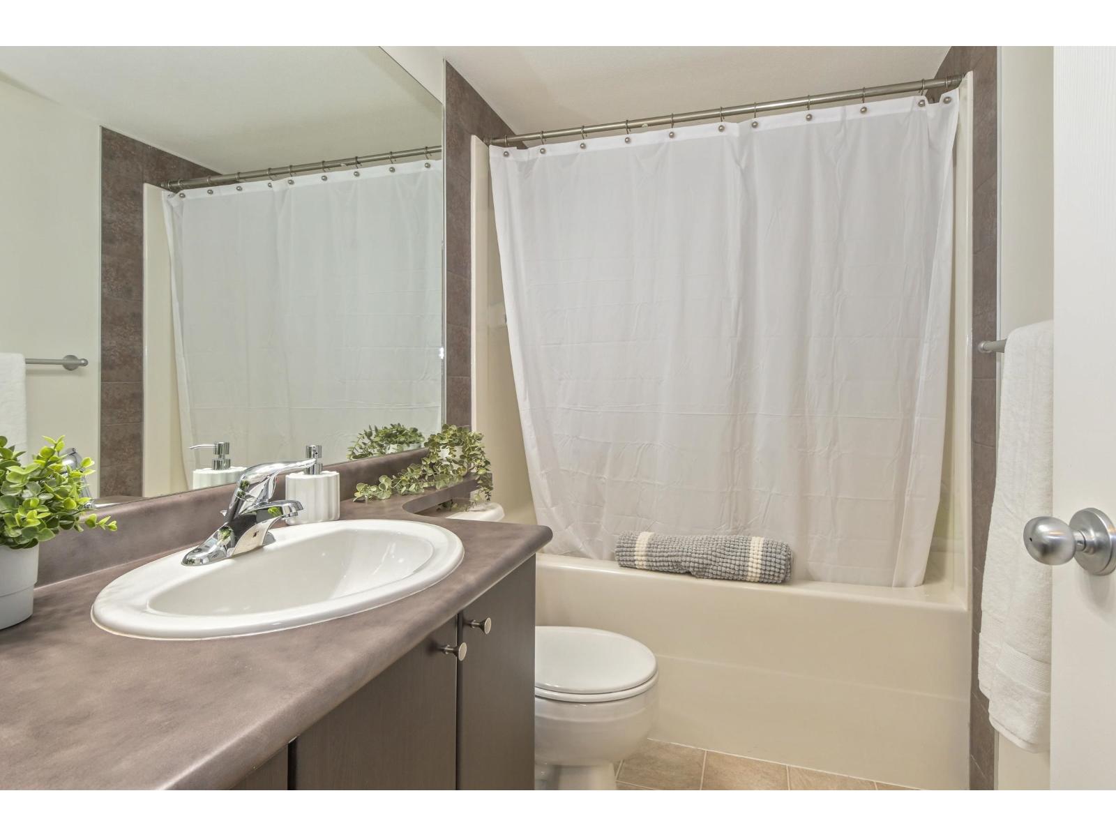 209 5454 198 Street Property Photo 11