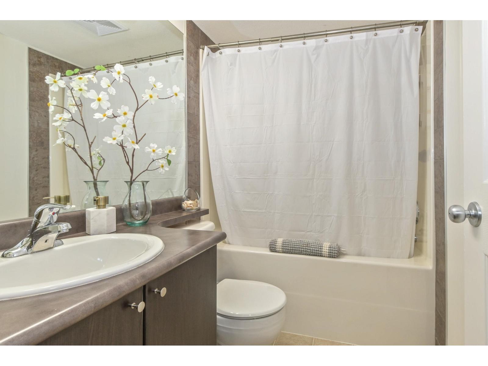209 5454 198 Street Property Photo 14