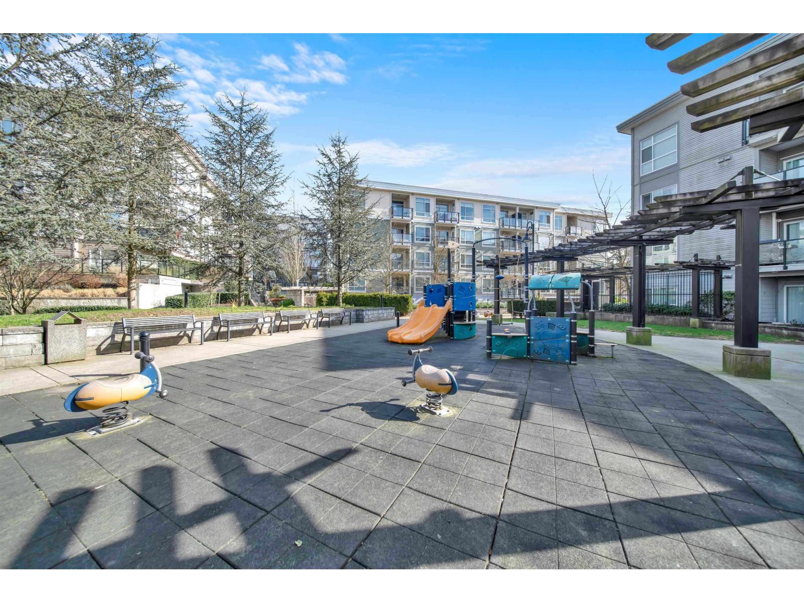 437 13733 107a Avenue Property Photo 3
