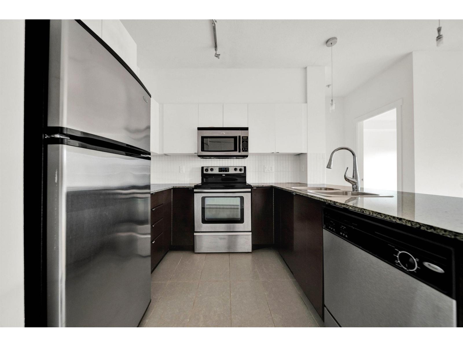437 13733 107a Avenue Property Photo 4
