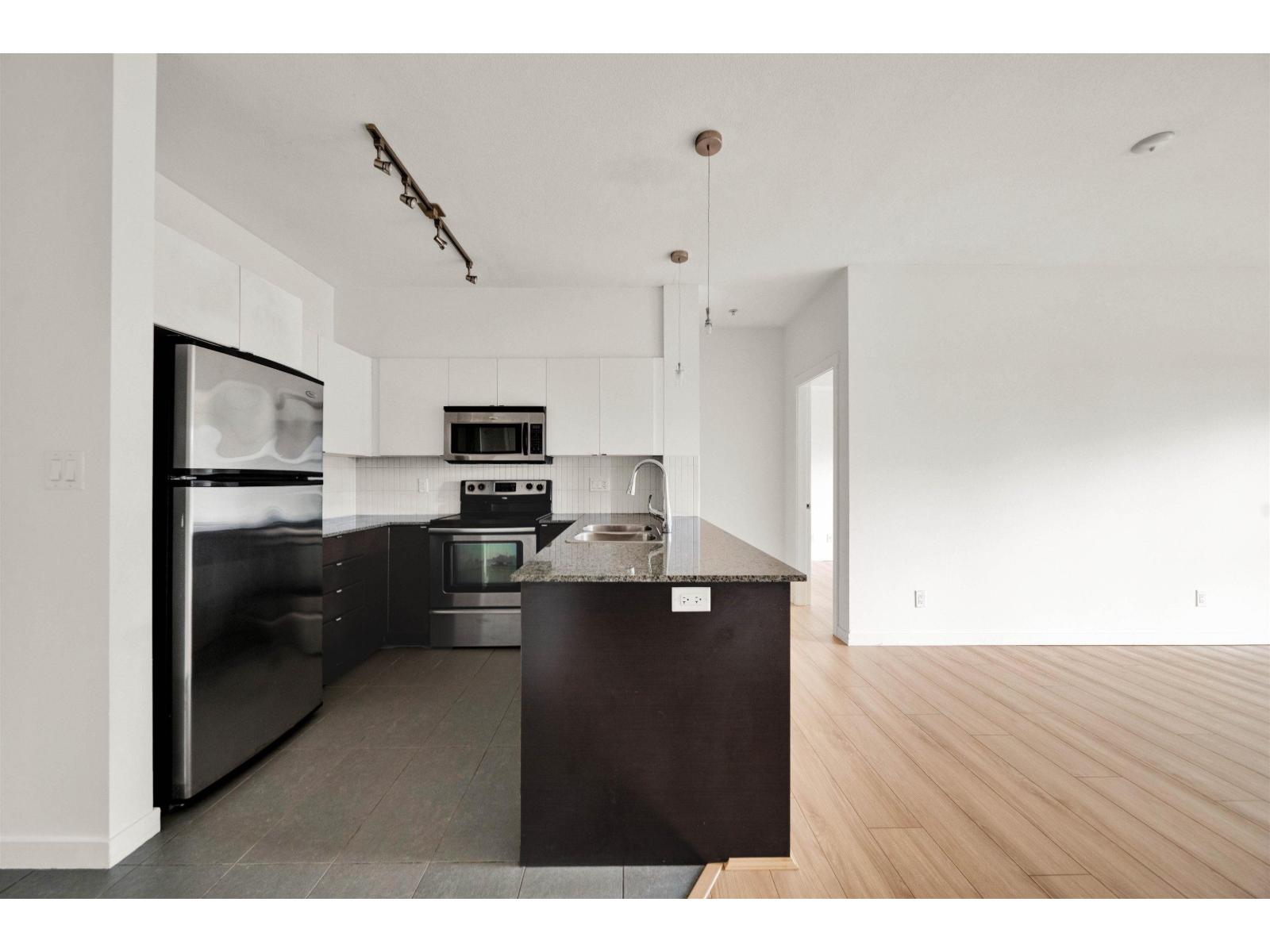 437 13733 107a Avenue Property Photo 5