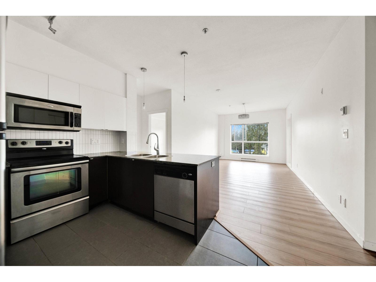 437 13733 107a Avenue Property Photo 6