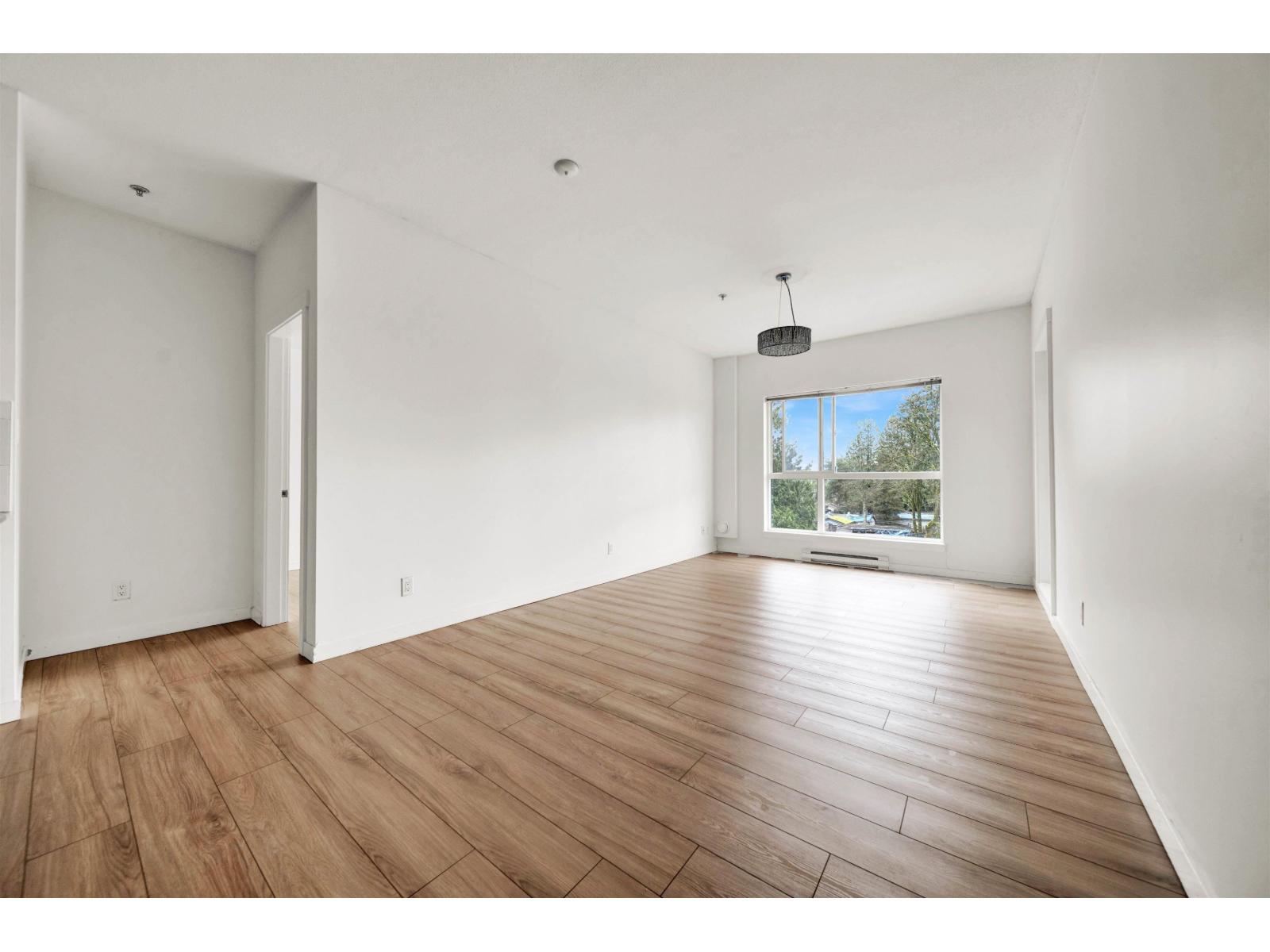 437 13733 107a Avenue Property Photo 13