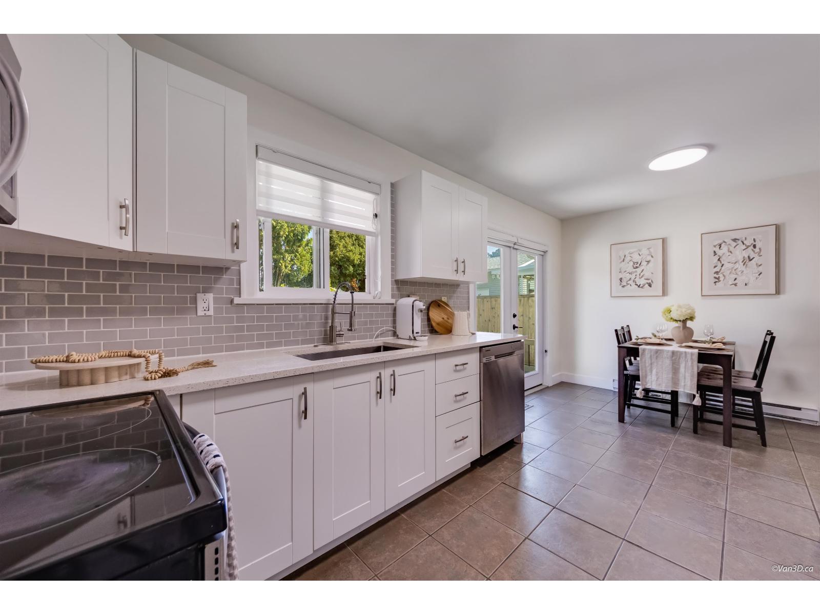 5052 205b Street Property Photo 6