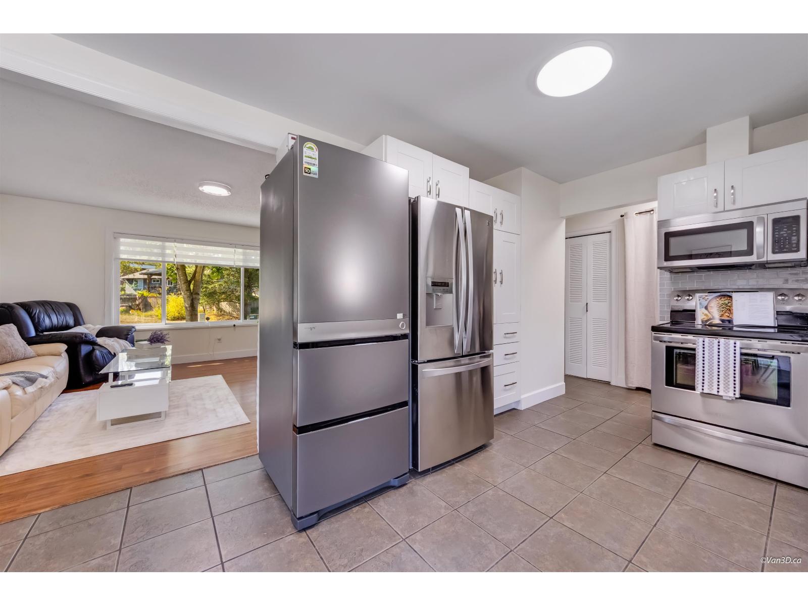 5052 205b Street Property Photo 8