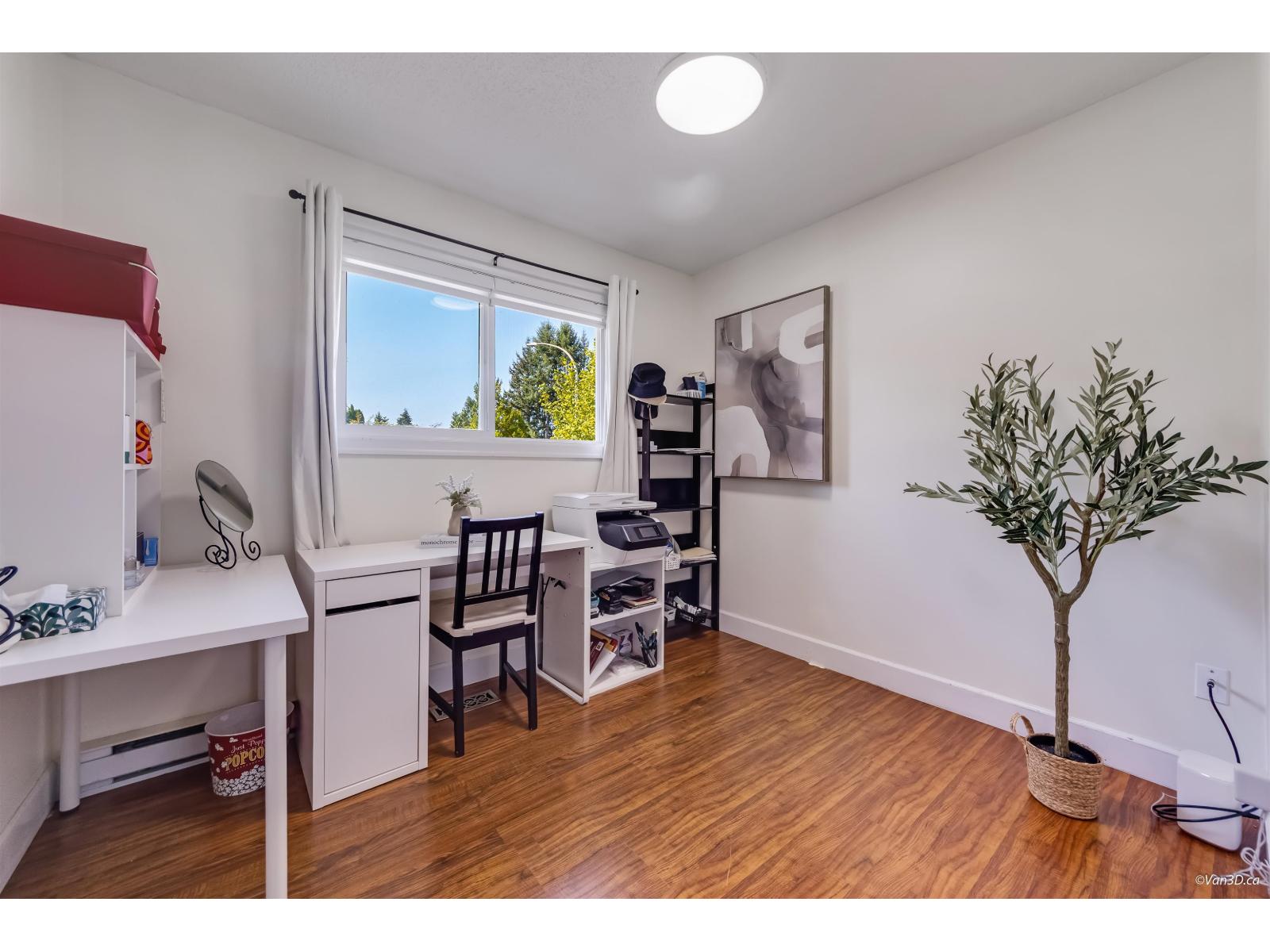 5052 205b Street Property Photo 12