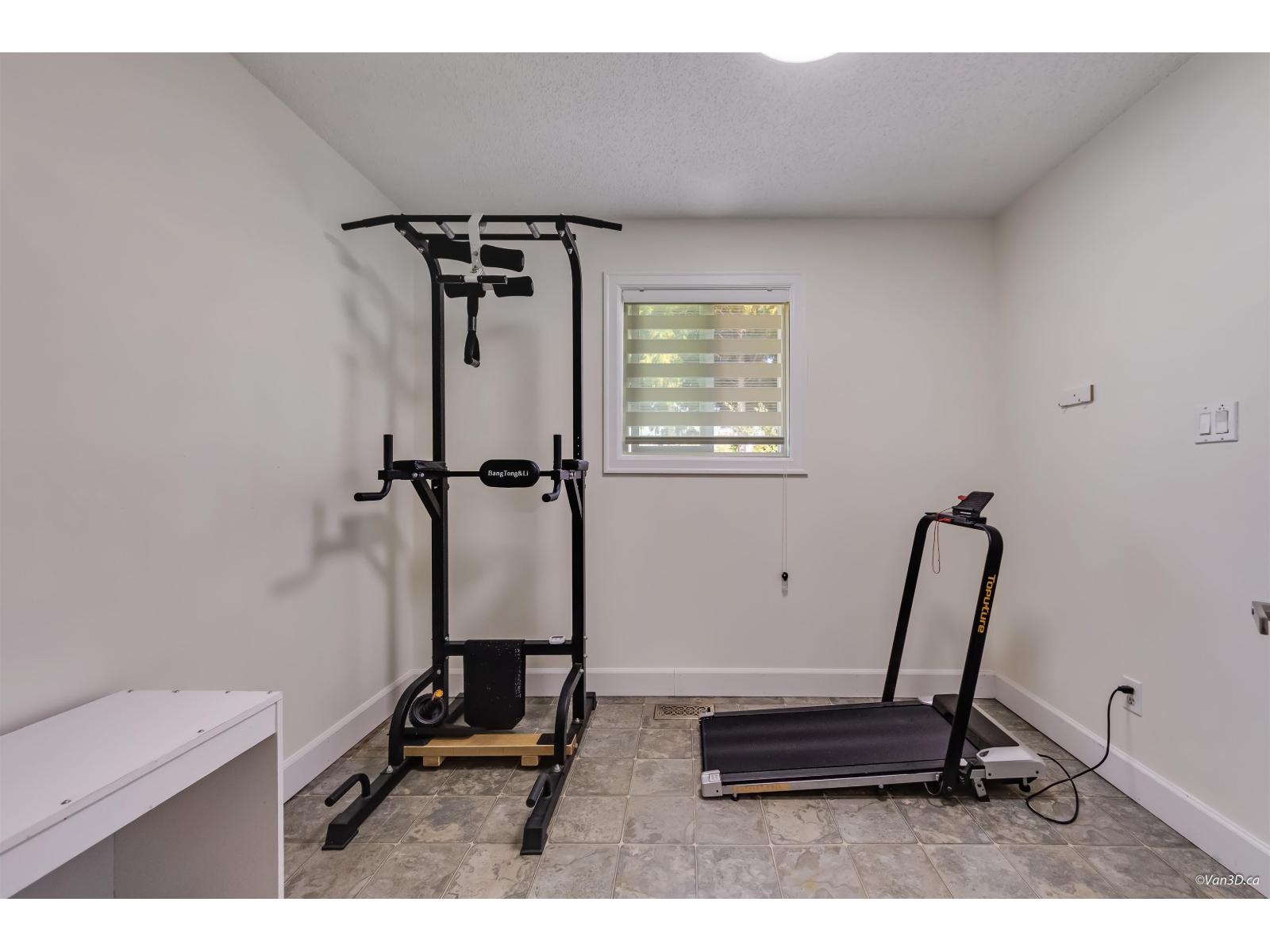 5052 205b Street Property Photo 14