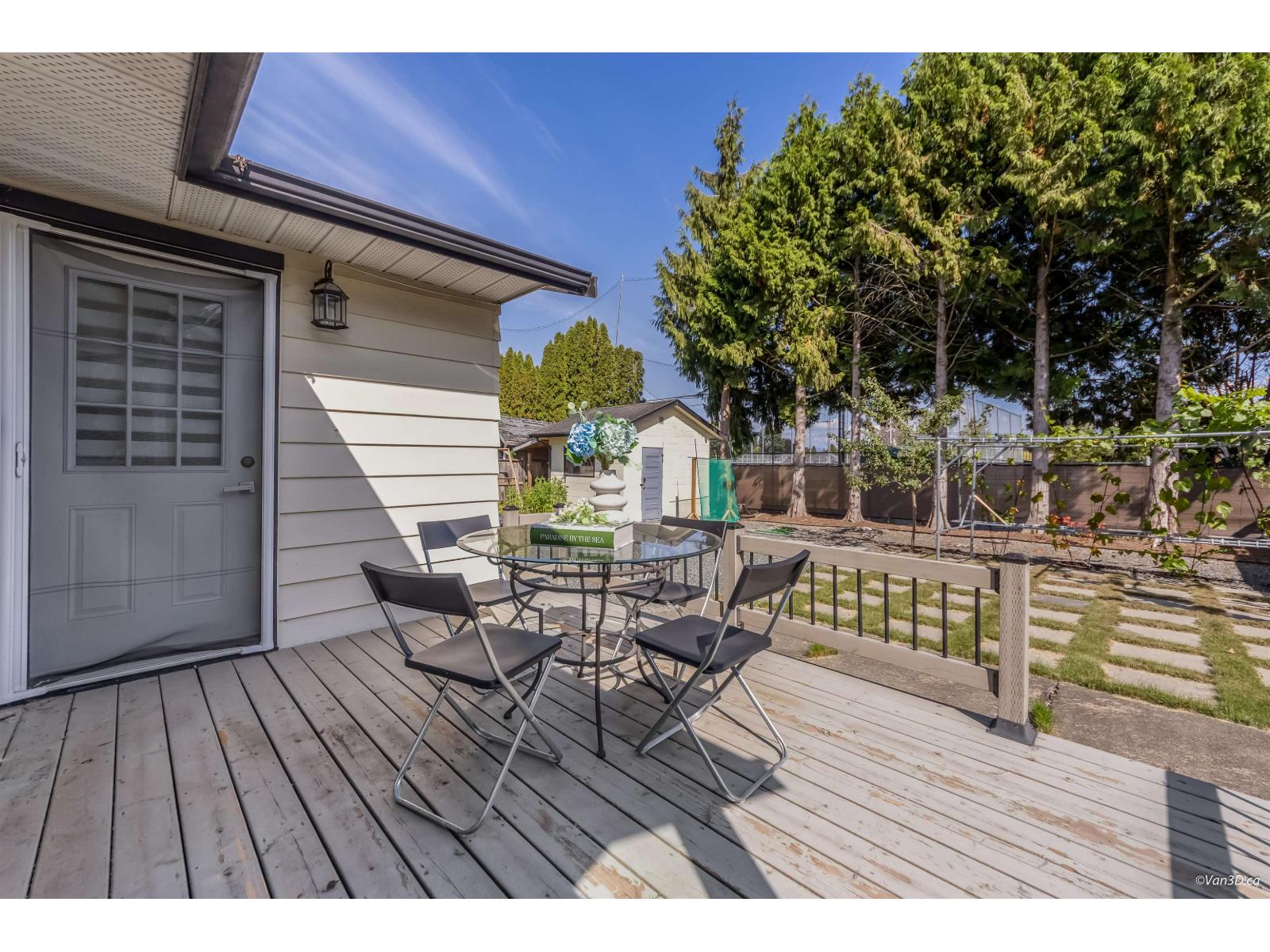 5052 205b Street Property Photo 17