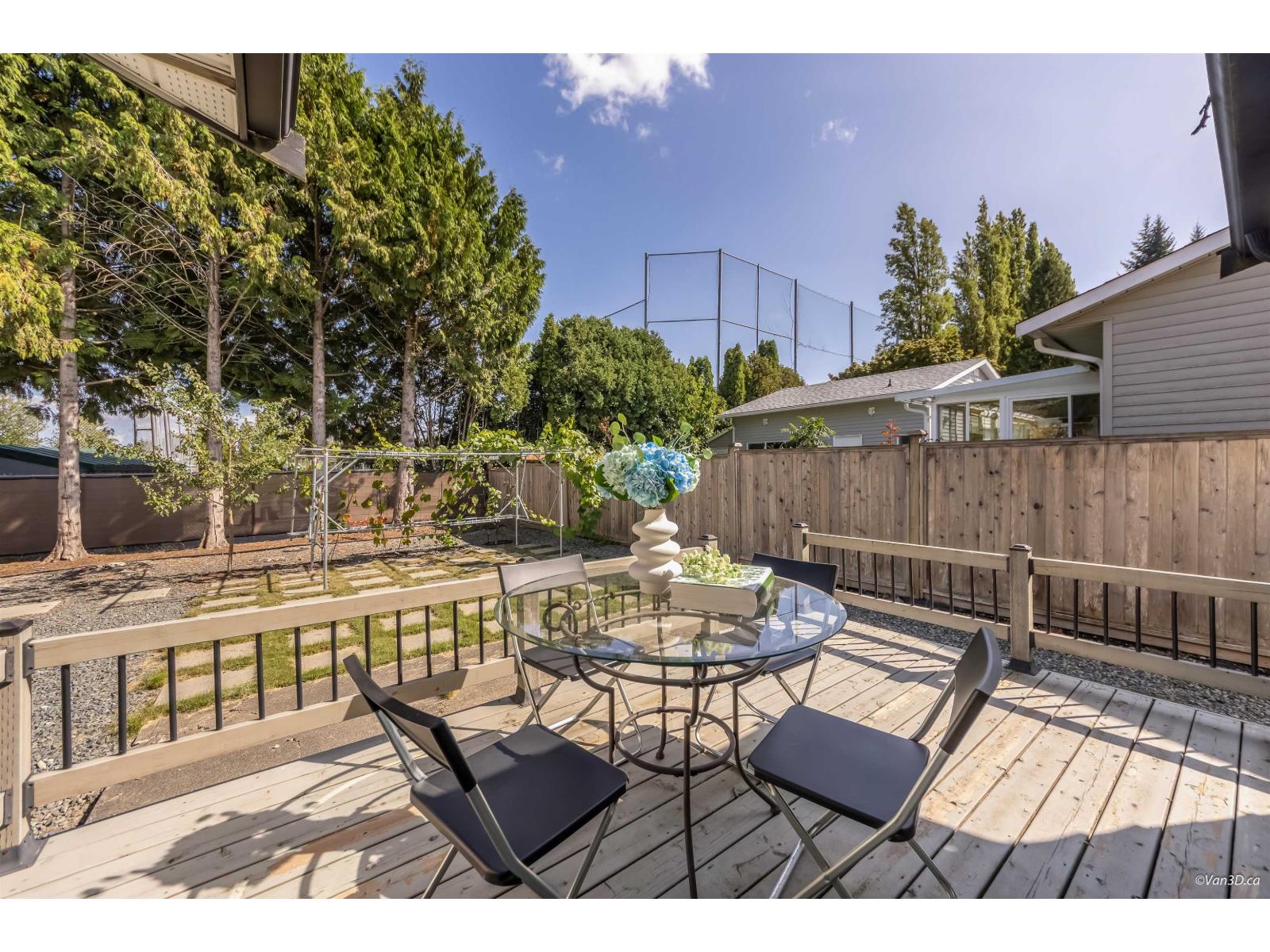 5052 205b Street Property Photo 18