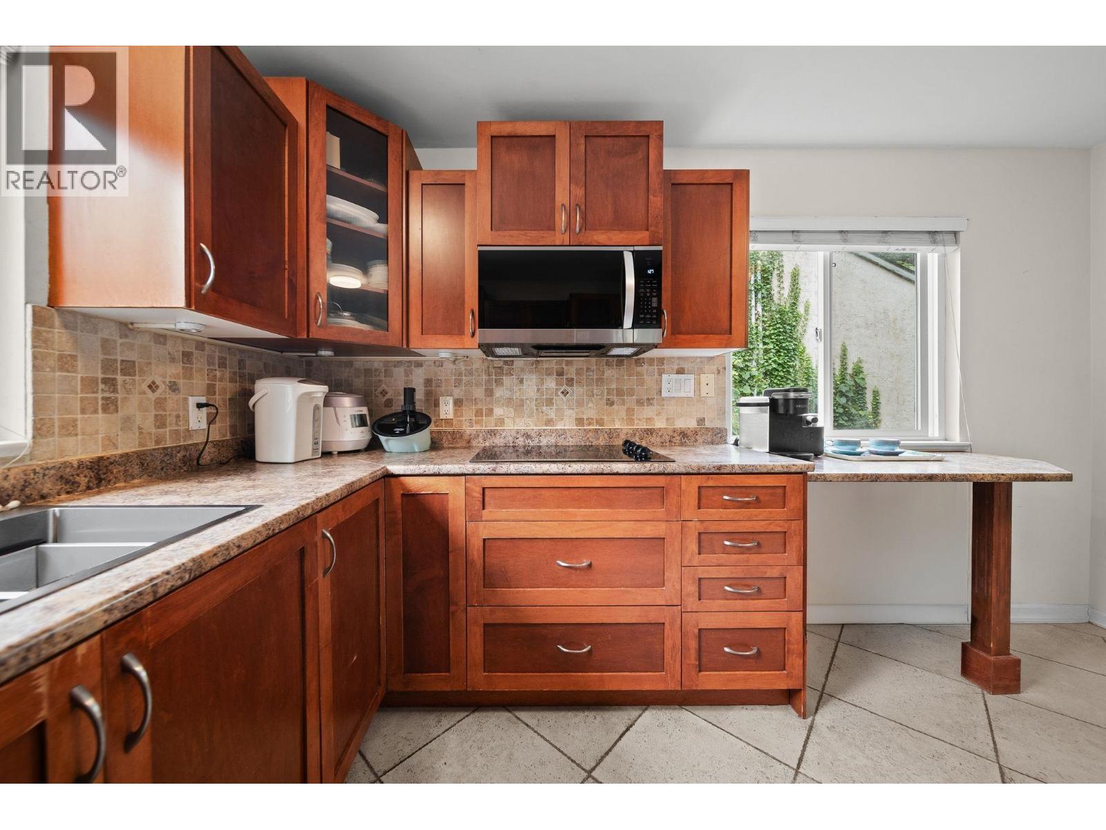 1003 Windward Drive Property Photo 4