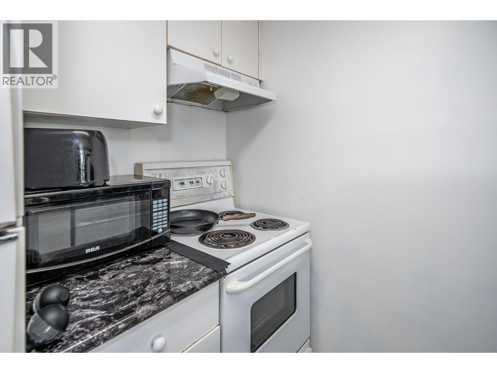 905 1188 Howe Street Property Photo 18