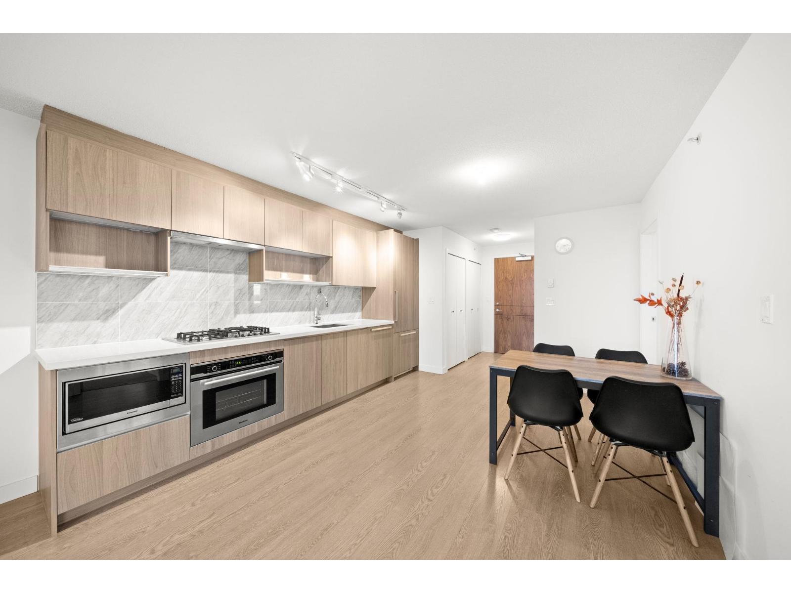 3209 13696 100 Avenue Property Photo 2